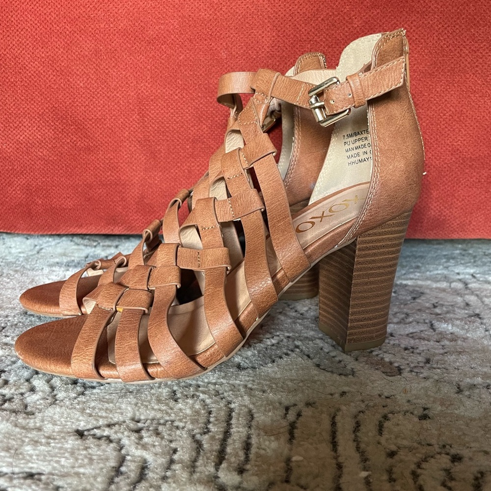 XOXO tan 3in heel